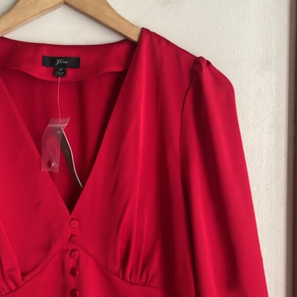 J.Crew Deep V-neck button-front top in satin-backed crepe - Picture 4 of 16